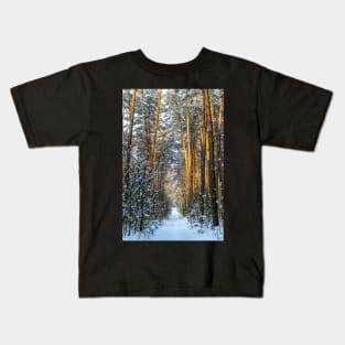 Winter landscape with snow-covered spruce forest. Kids T-Shirt